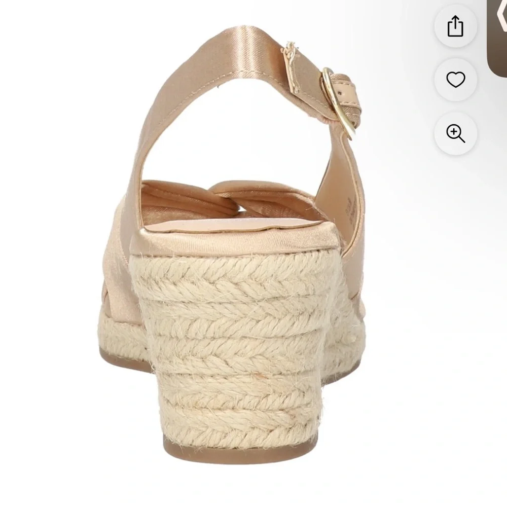Brand New Bella Vita Kimora Wedge Sandals Champagne fabric upper Size 12B